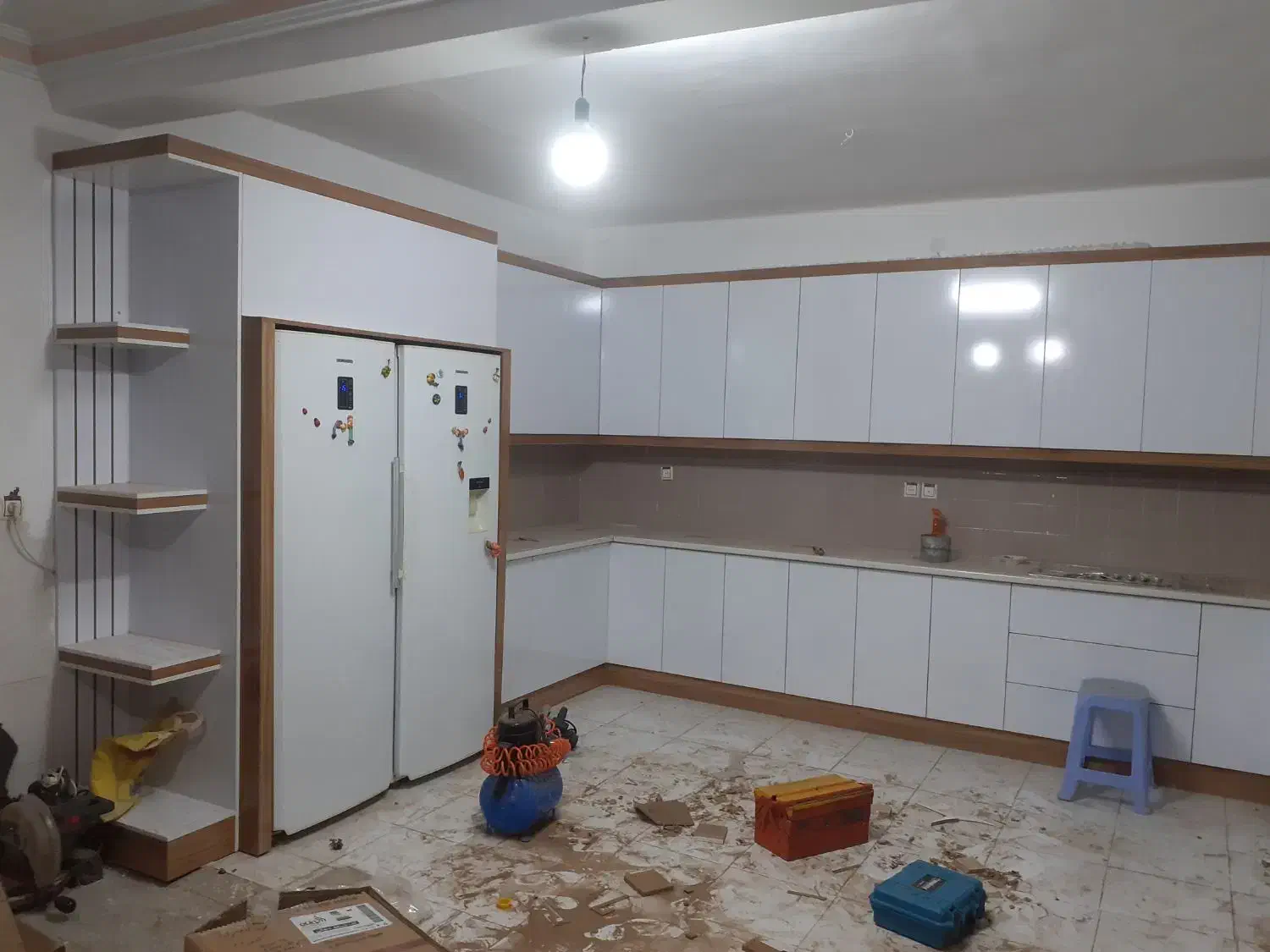 تعمیر ات وساخت انواع درب چوبی وکابینت وغیره|خدمات پیشه و مهارت|بجنورد, |دیوار