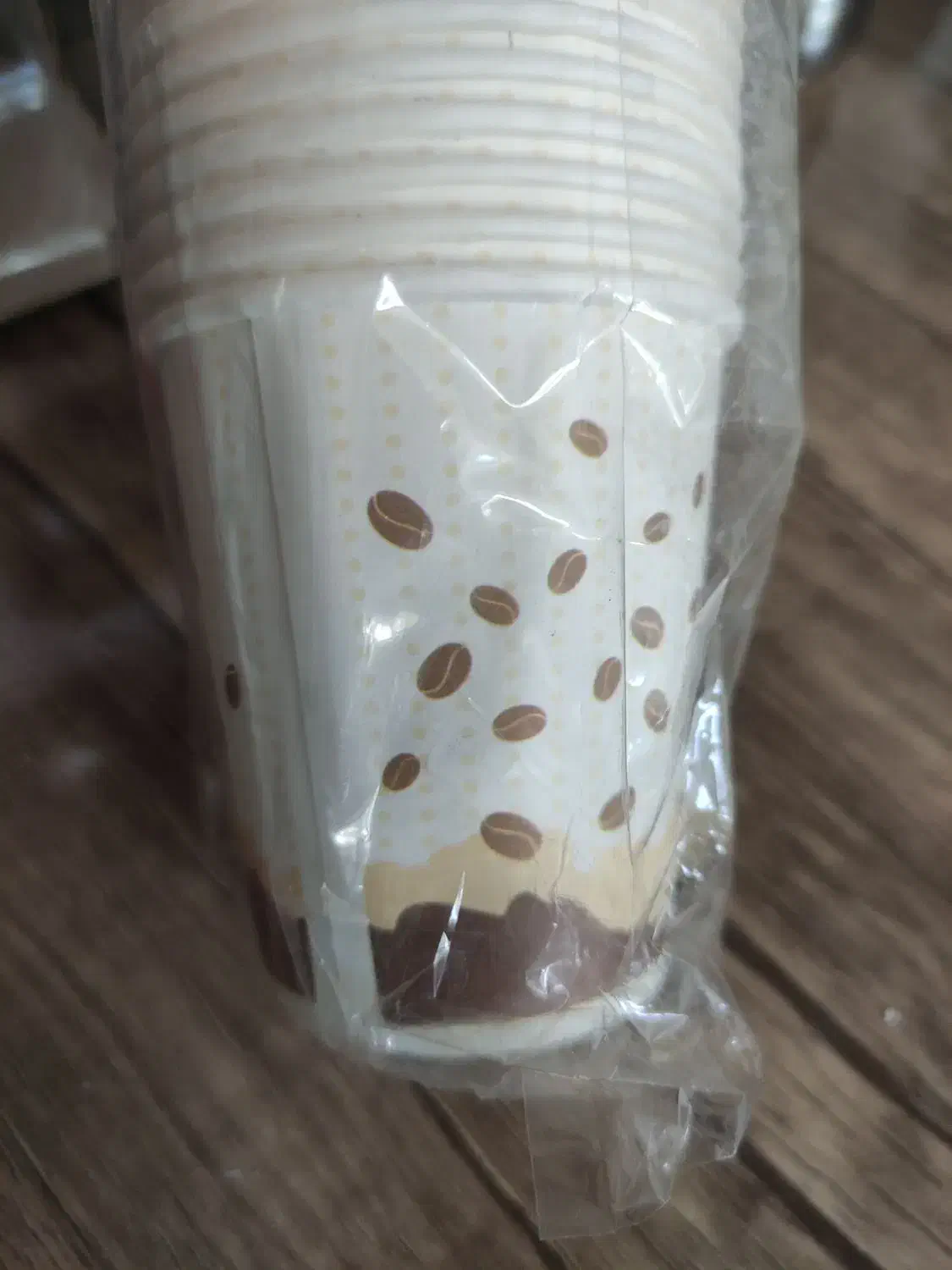 لیوان یکبار مصرف زیر قیمت|ظروف نگهدارنده، پلاستیکی، یک‌بارمصرف|شیراز, فرگاز|دیوار