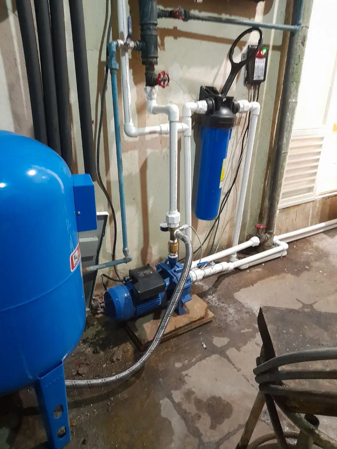 نصب پمپ آب خانگی و لوله کشی آب ساختمان|خدمات پیشه و مهارت|تهران, هفت حوض|دیوار