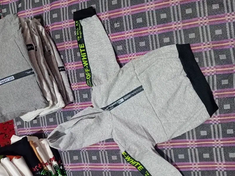 لباس بچگانه|کفش و لباس بچه|دماوند, گیلاوند|دیوار