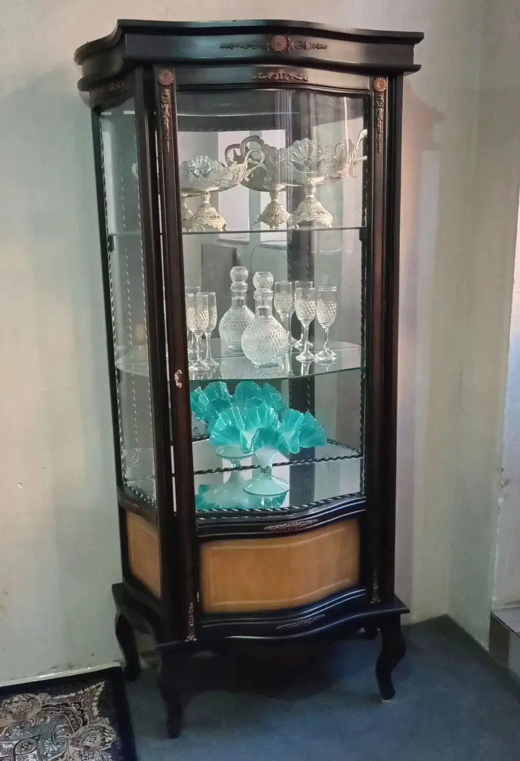 بوفه و جلو مبلی|بوفه، ویترین، کنسول|ارومیه, |دیوار