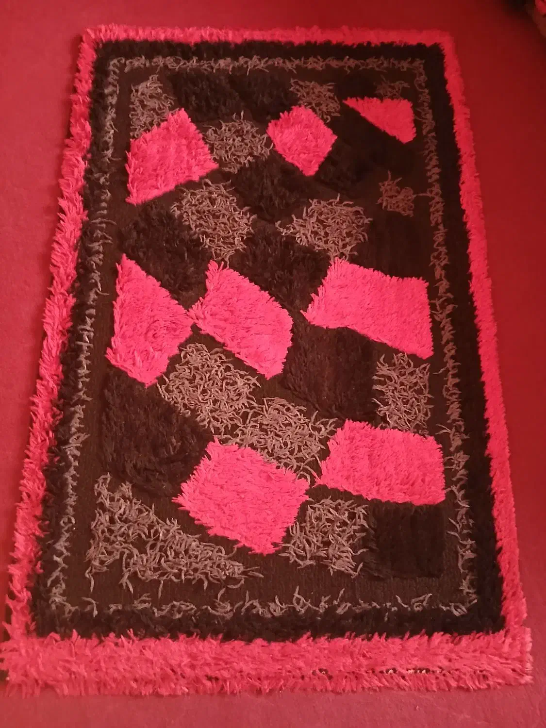 فرش در حد نو|فرش|پرند, فاز ۳|دیوار