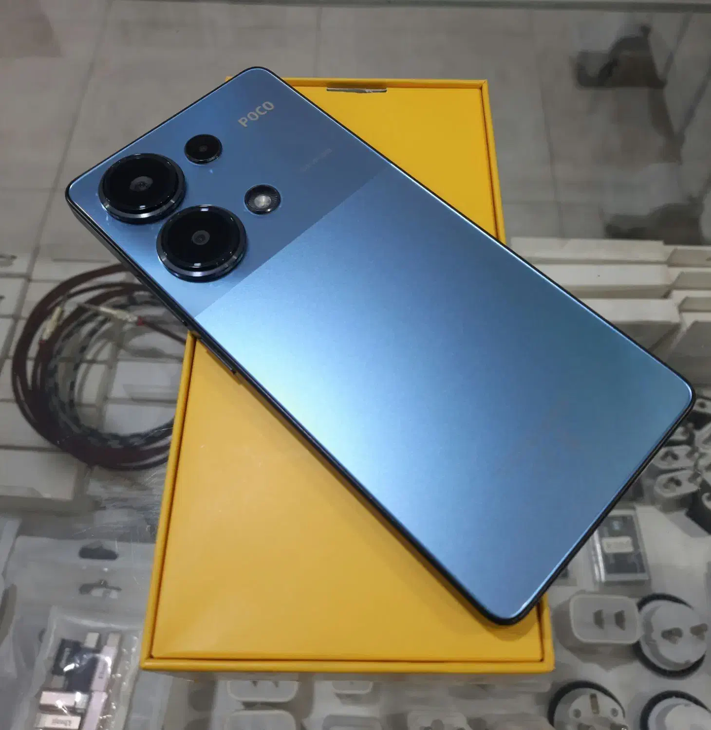 poco m6 pro رام ۸ حافظه ۲۵۶ گیگ رنگ آبی|موبایل|کرج, حسین آباد (اکبر آباد)|دیوار