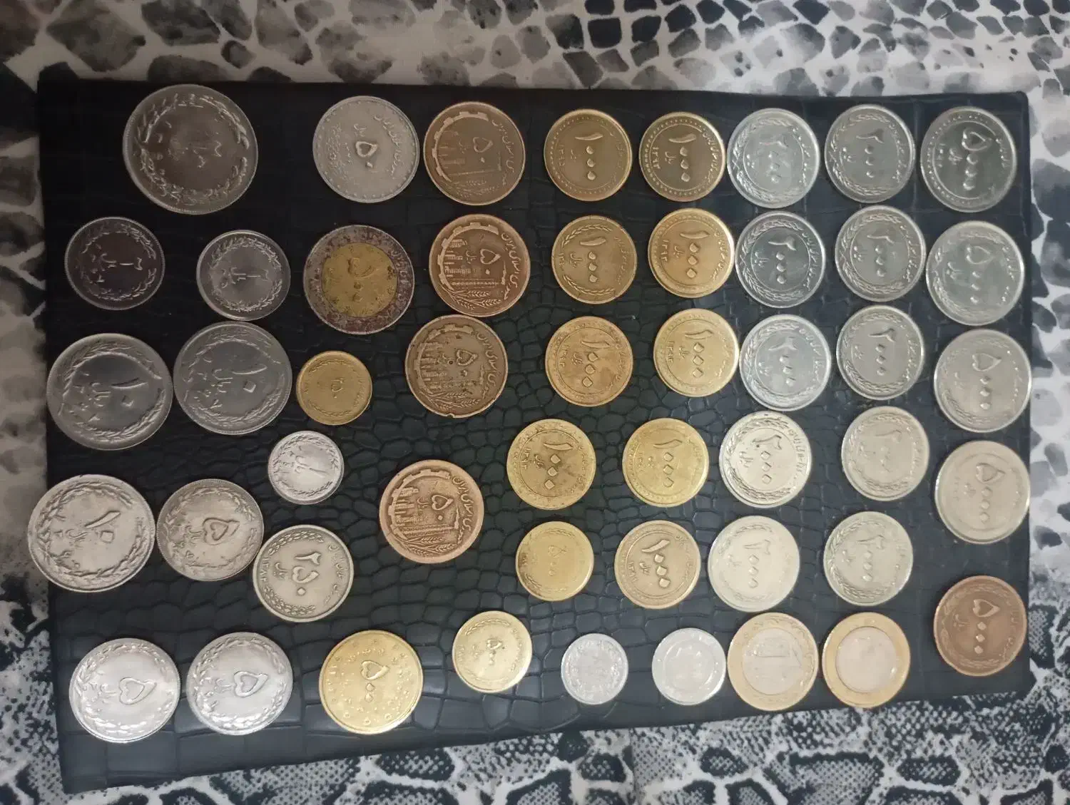 اسکناس و سکه|کلکسیون سکه، تمبر، اسکناس|باسمنج, |دیوار