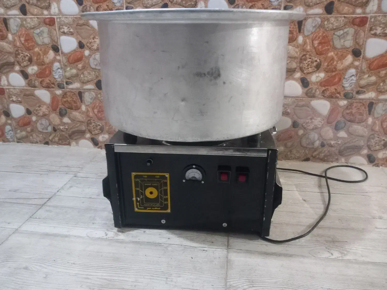 دستگاه پشمک ساز در حد نو|فروشگاه و مغازه|شهرکرد, |دیوار