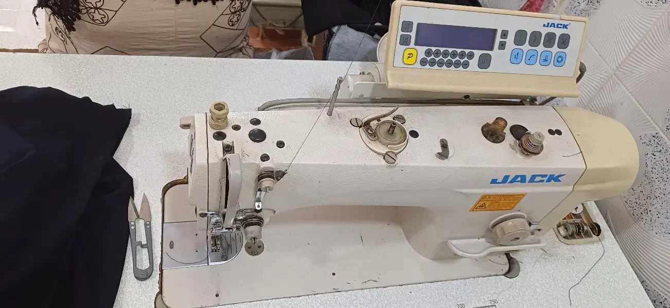 چرخ جک|چرخ خیاطی و ریسندگی|اندیشه, اندیشه فاز ۱|دیوار