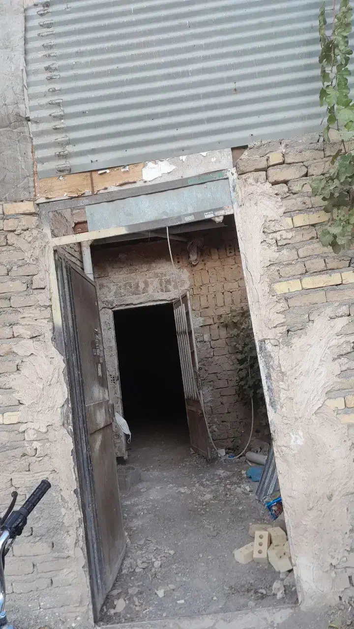 اجاره کارگاه یا انبار در پاوا|اجارهٔ مغازه و غرفه|مشهد, نیزه|دیوار