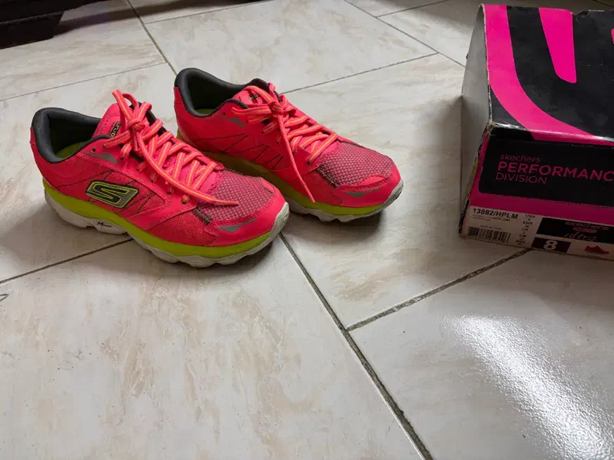 کتونی اسکیچرز اصل|کیف، کفش، کمربند|بابل, |دیوار