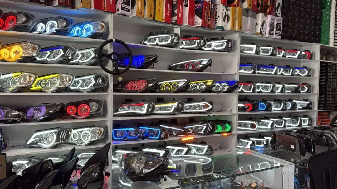 سیستم صوتی،مانیتور،روکش صندلی‌،چراغ،شیشه دودی|قطعات یدکی و لوازم جانبی|اصفهان, فروردین|دیوار