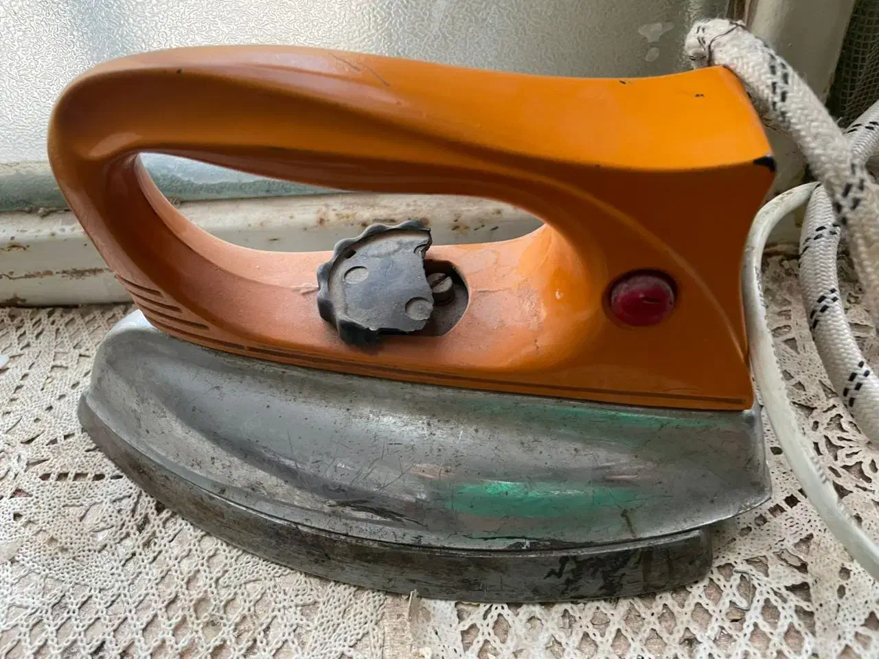 اتو خیلی قدیمی عتیقه|اتو و لوازم اتو|رفسنجان, |دیوار