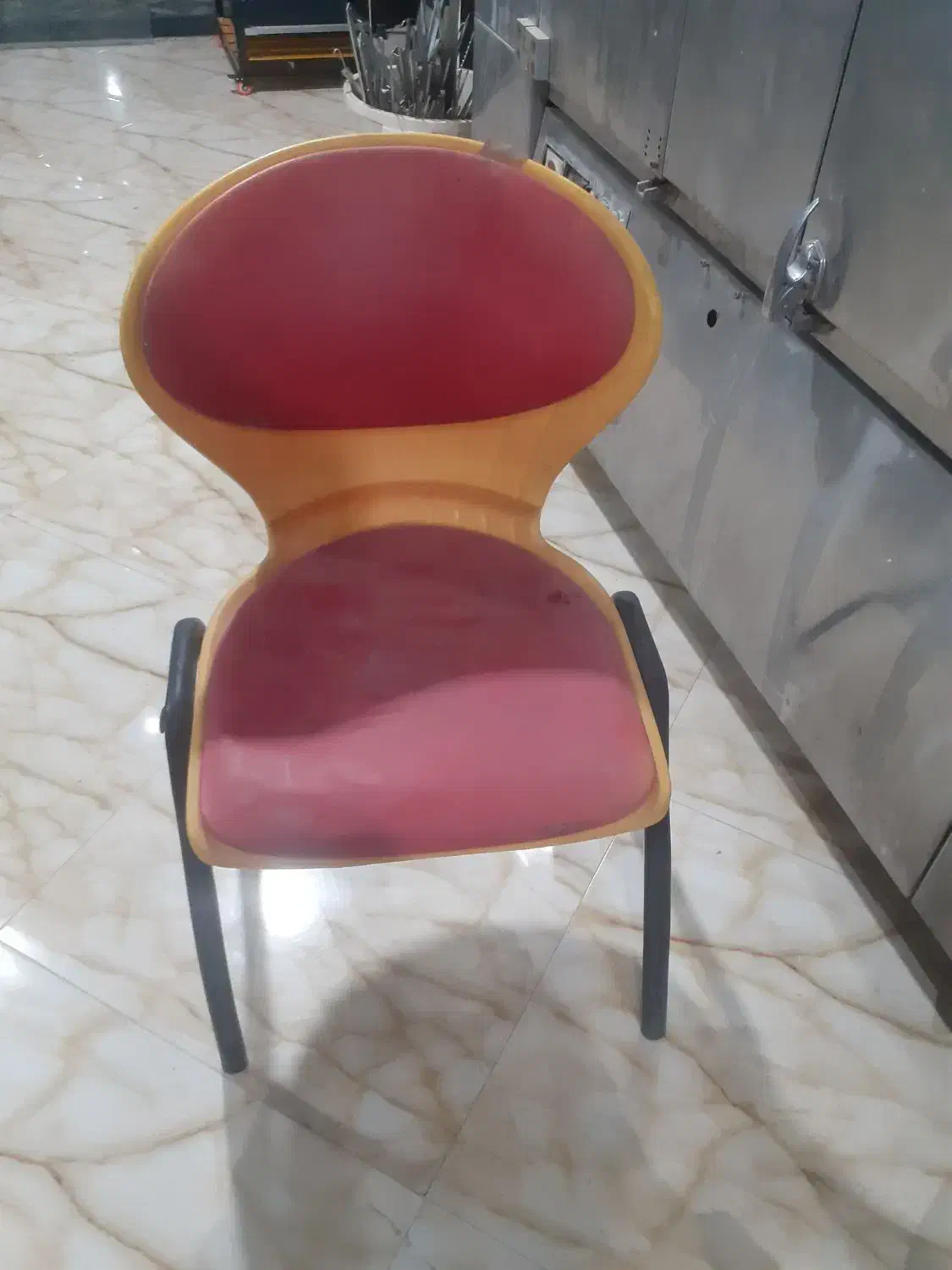 صندلی پلاستیکی پایه فلزی|کافی‌شاپ و رستوران|ارطه, |دیوار