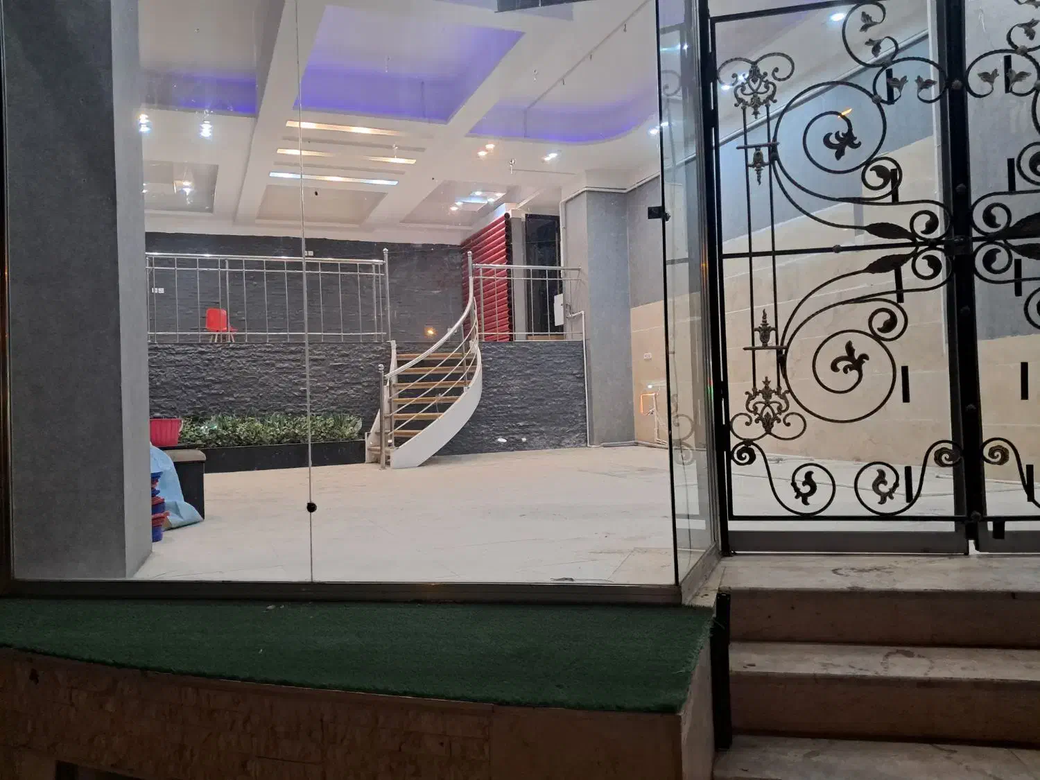 اجاره مغازه ازادگان|اجارهٔ مغازه و غرفه|میانه, |دیوار