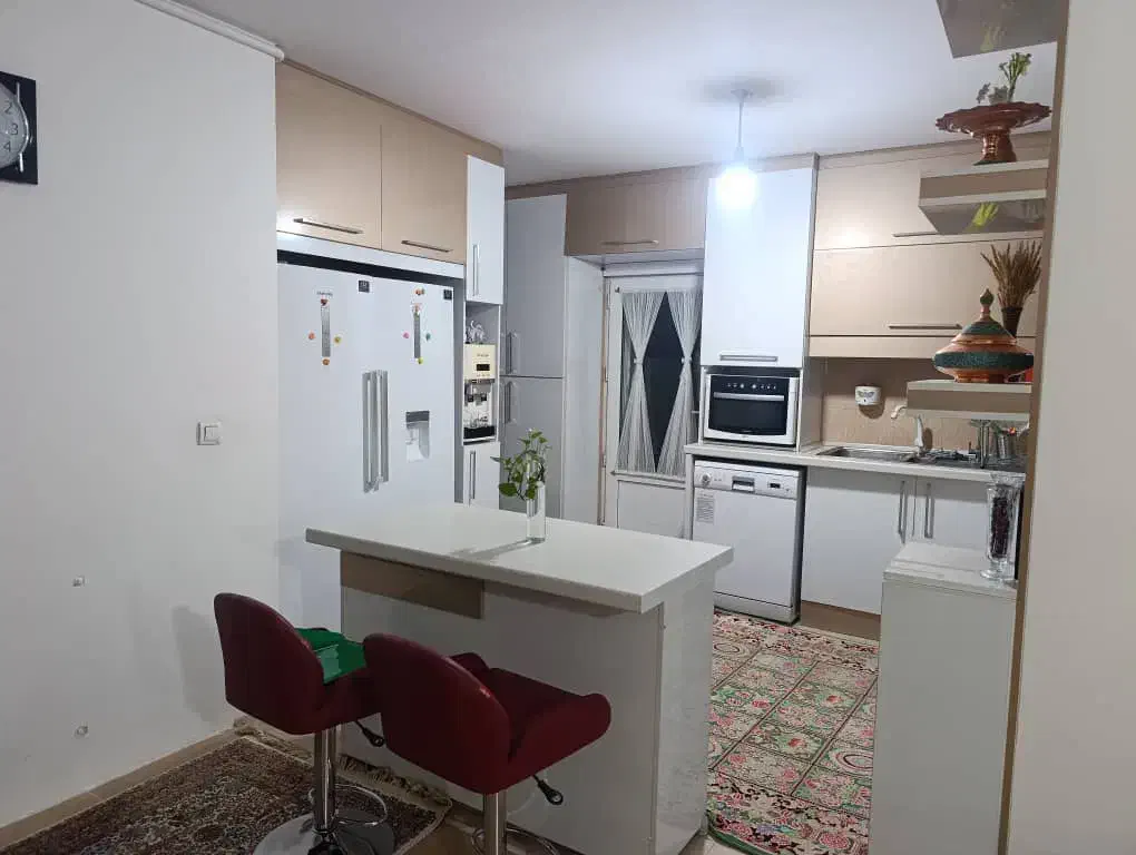 واحد ۱۳۶ متری در مجتمع پردیس با امتیاز تجاری|فروش آپارتمان|کرمان, |دیوار