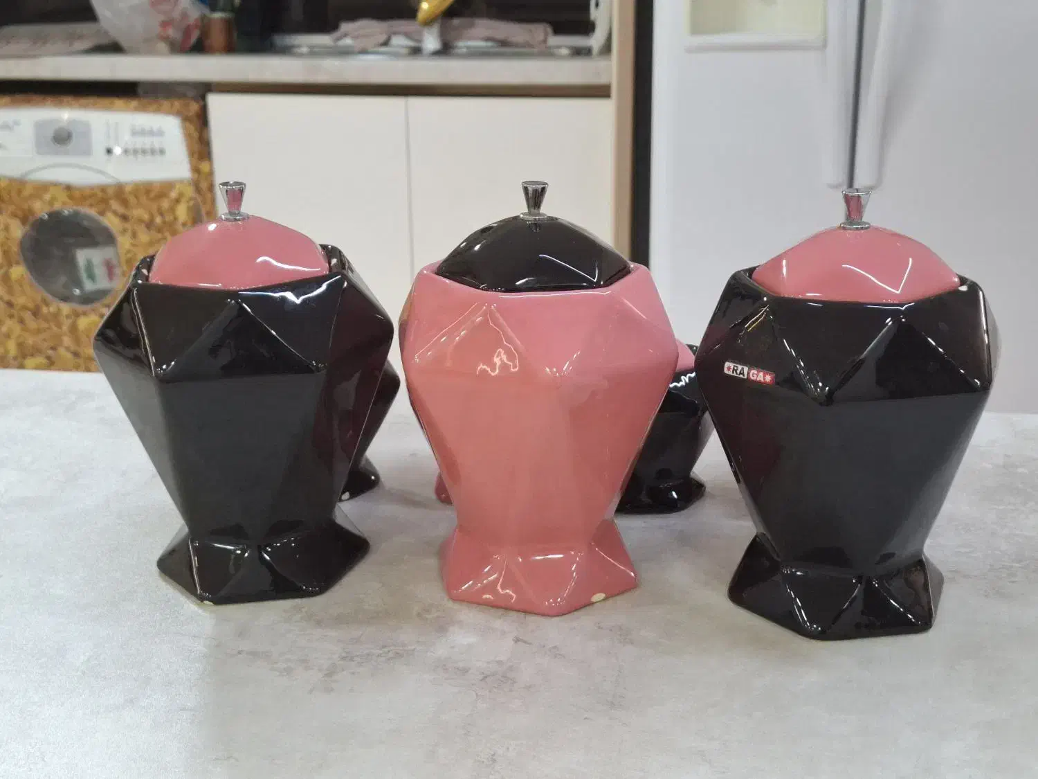 سرویس ادویه جات و روغن|ظروف نگهدارنده، پلاستیکی، یکبارمصرف|صدرا-فارس, فاز ۱|دیوار