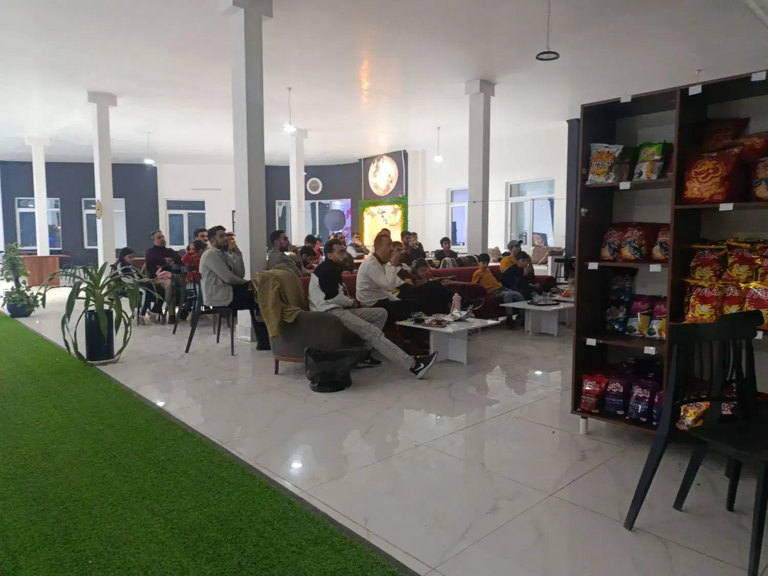 نیروی خانم باریستا جهت کار در کافه پایتخت|استخدام خدمات فروشگاه و رستوران|تایباد, |دیوار