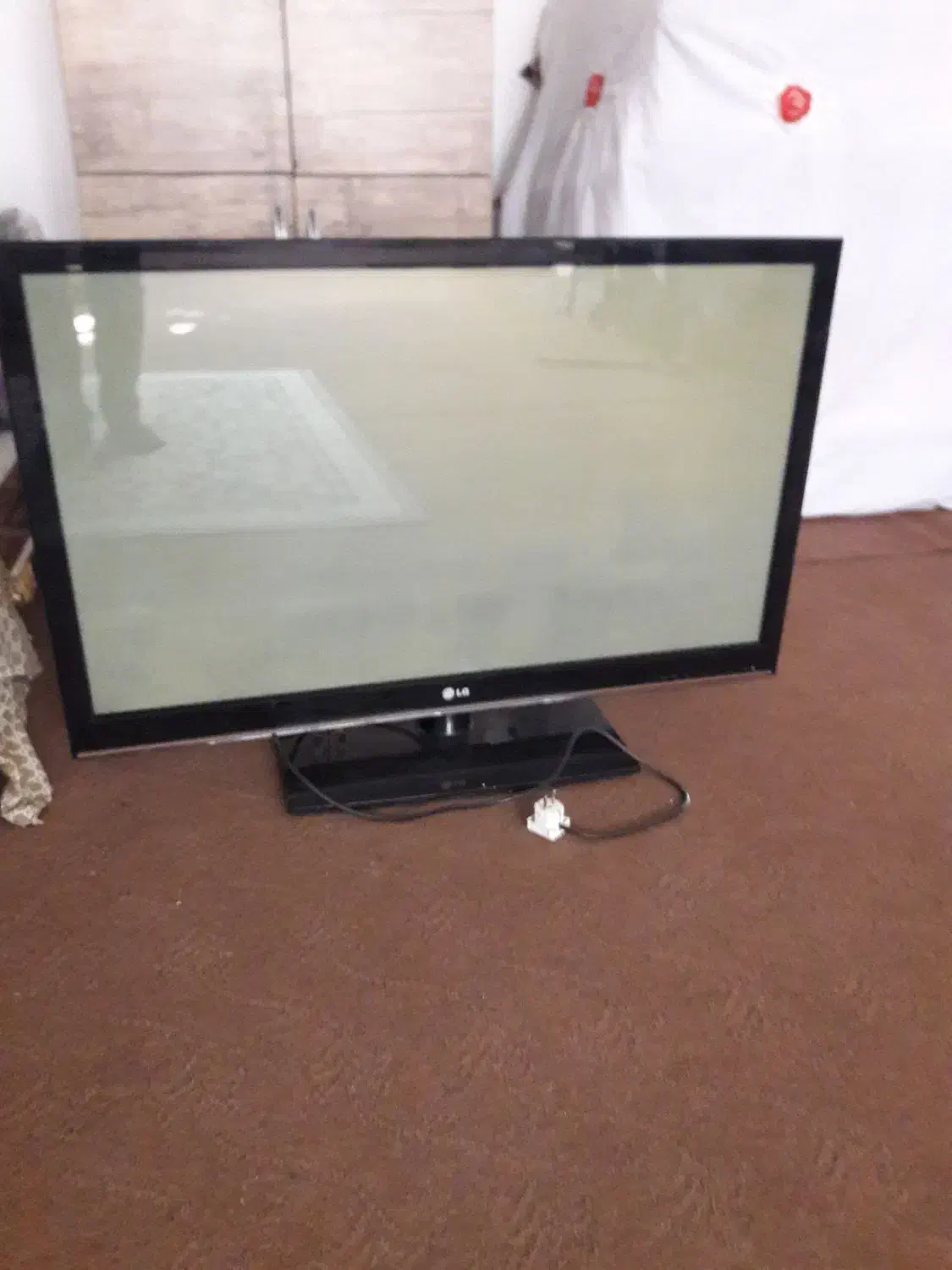 تلویزیون الجی ۴۲ اینچ|تلویزیون و پروژکتور|سلماس, |دیوار