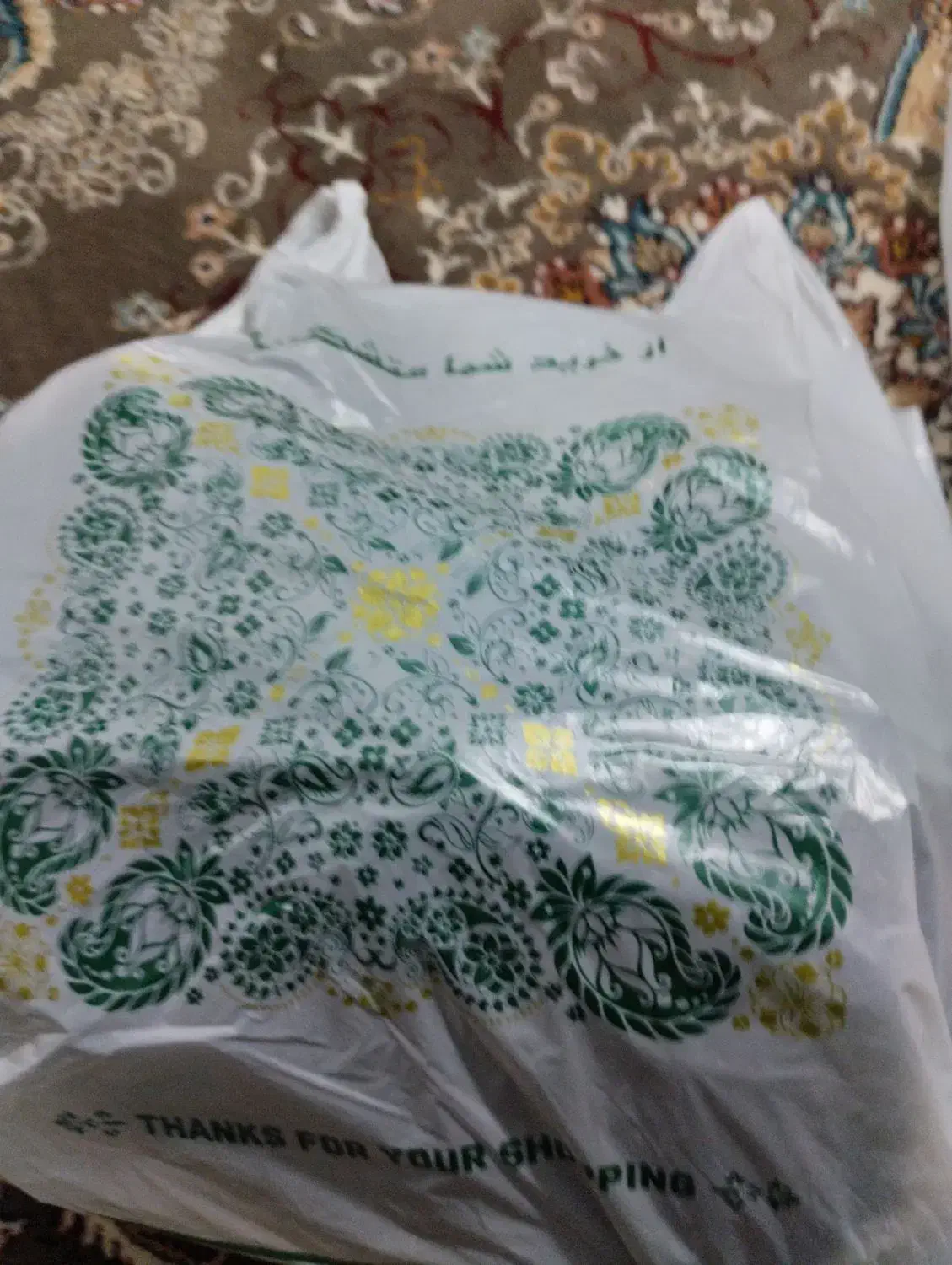 یک پلاستی دیده شده در جای که لباس بچه میفروشن|اشیا|خرمآباد, |دیوار