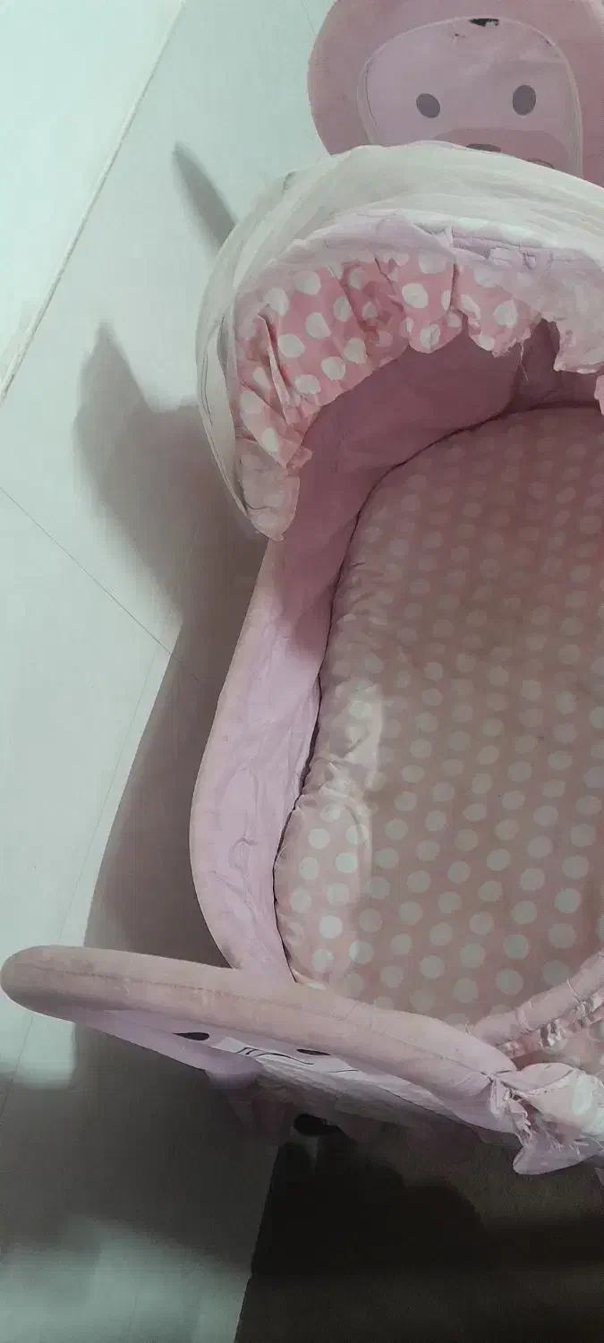 گهواره|تخت و صندلی بچه|قم, شهر قائم|دیوار