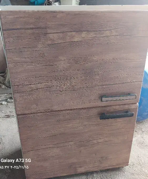 کابینت فلزی ۶متر و درب چوبی ۵عدد|مصالح و تجهیزات ساختمان|اندیکا, |دیوار