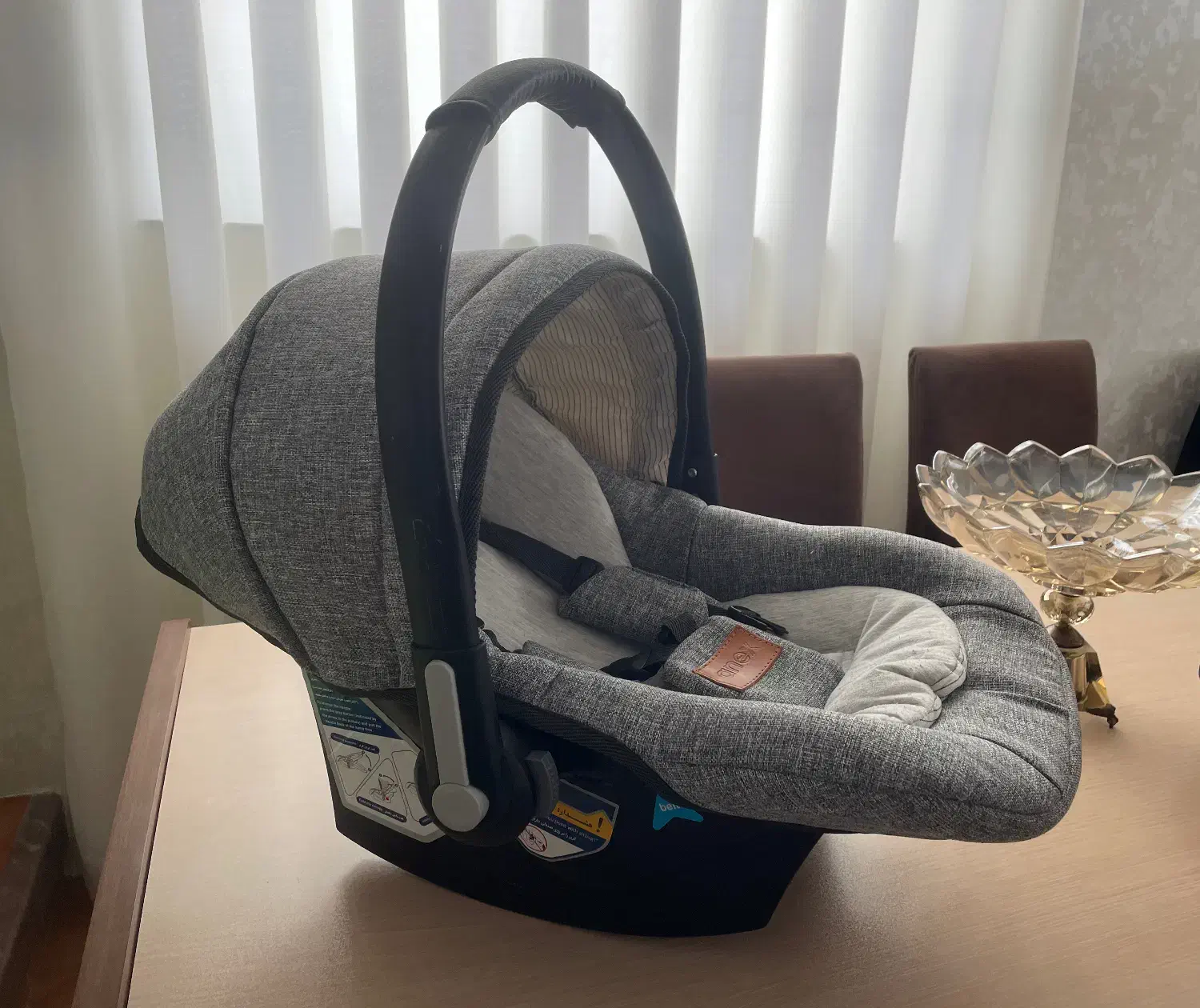 کریر|کالسکه و لوازم جانبی|بندر انزلی, ساحل قو|دیوار