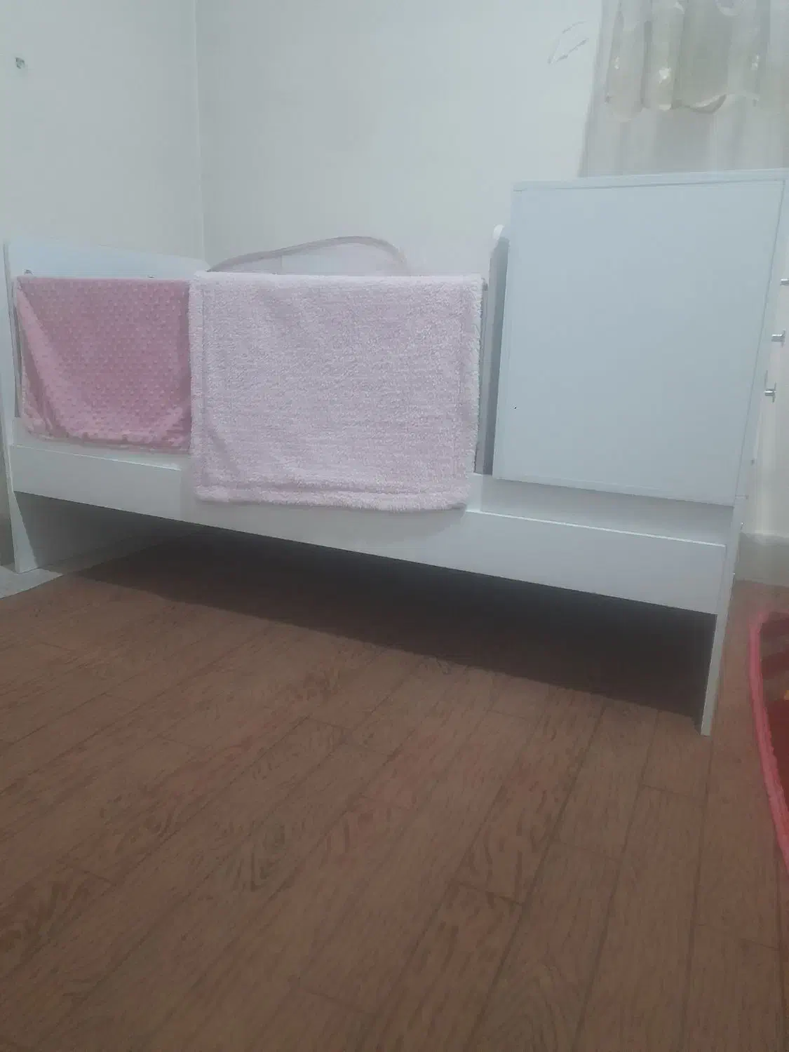 تخت گهواره نوزاد|تخت و صندلی بچه|فولادشهر, C5|دیوار