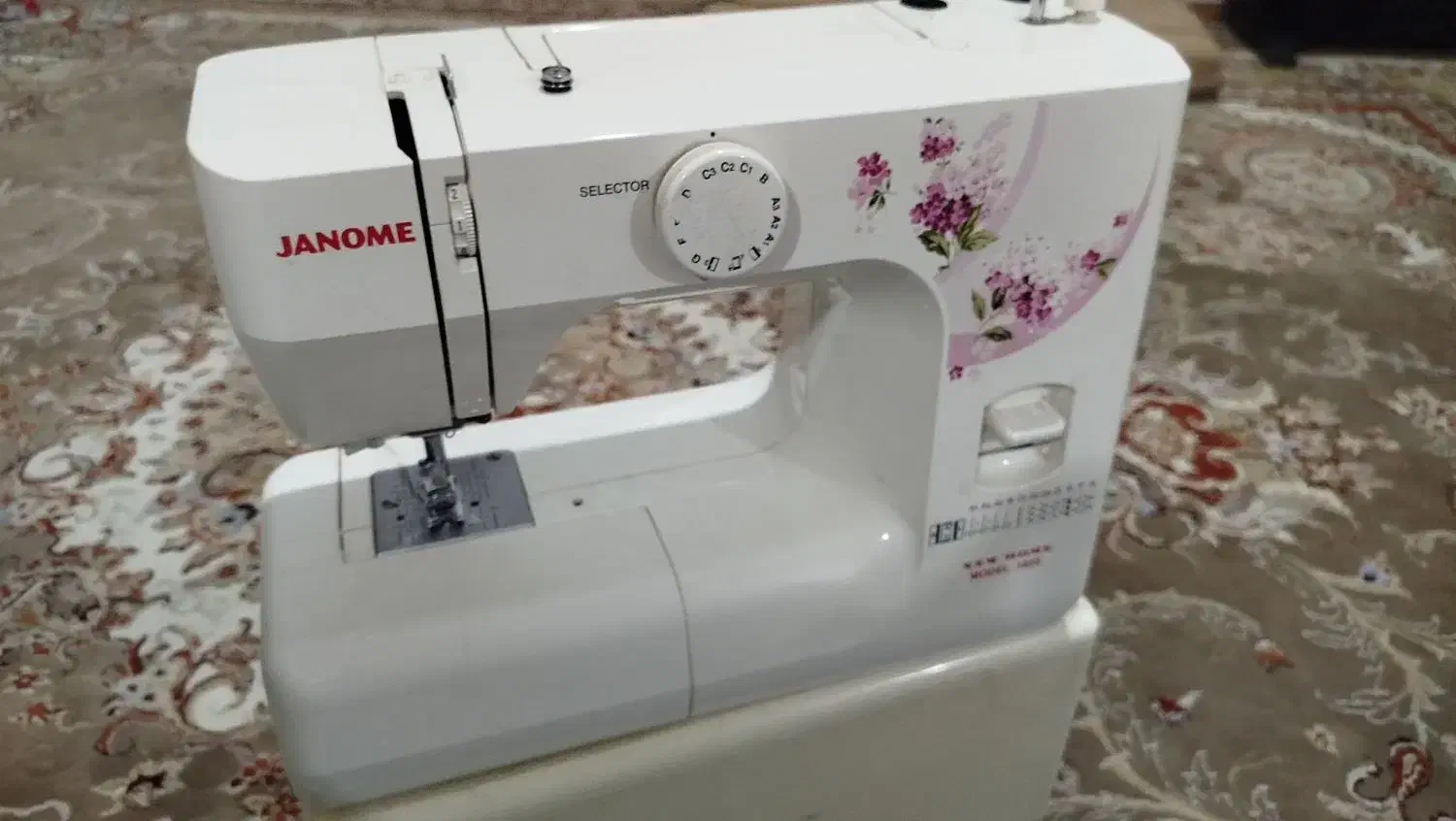 چرخ خیاطی ژانومه|چرخ خیاطی و ریسندگی|قم, ولیعصر|دیوار