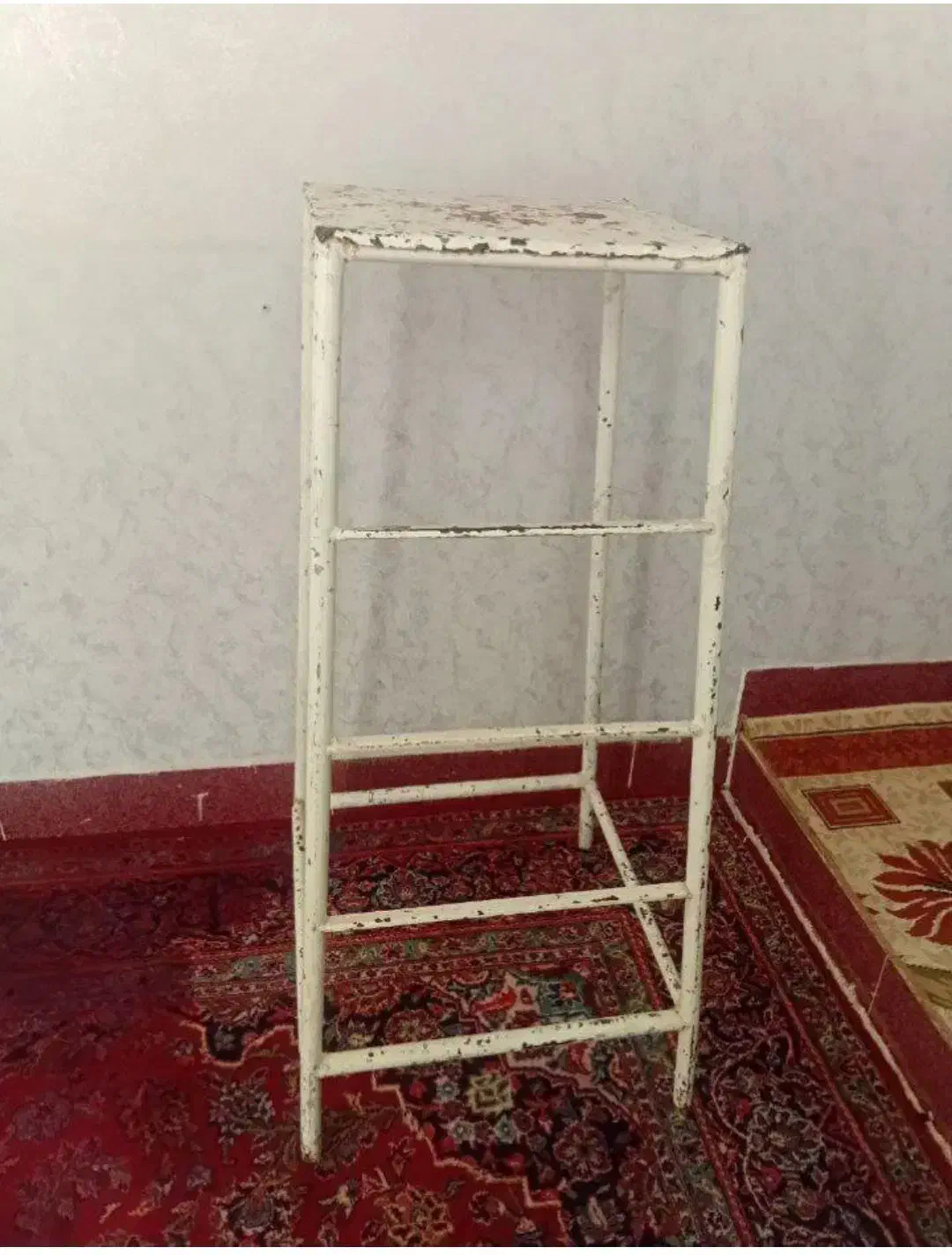 چهار پایه فلزی|صندلی و نیمکت|باقرشهر, |دیوار