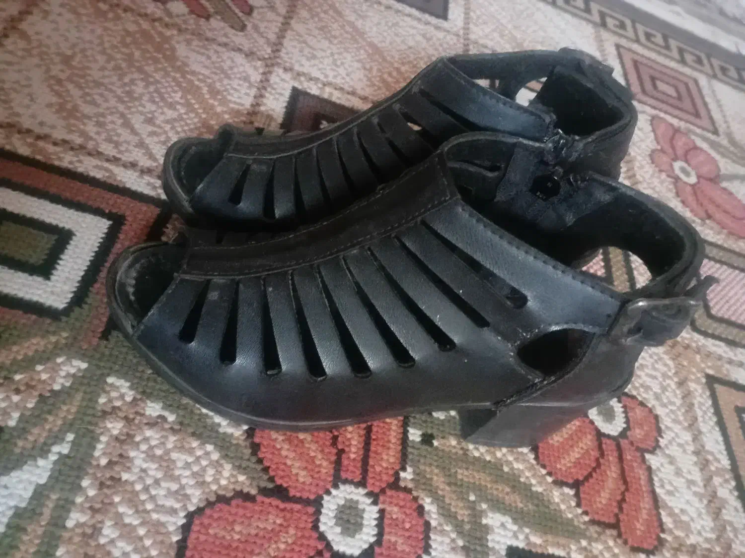 صندل|کیف، کفش، کمربند|یزد, |دیوار