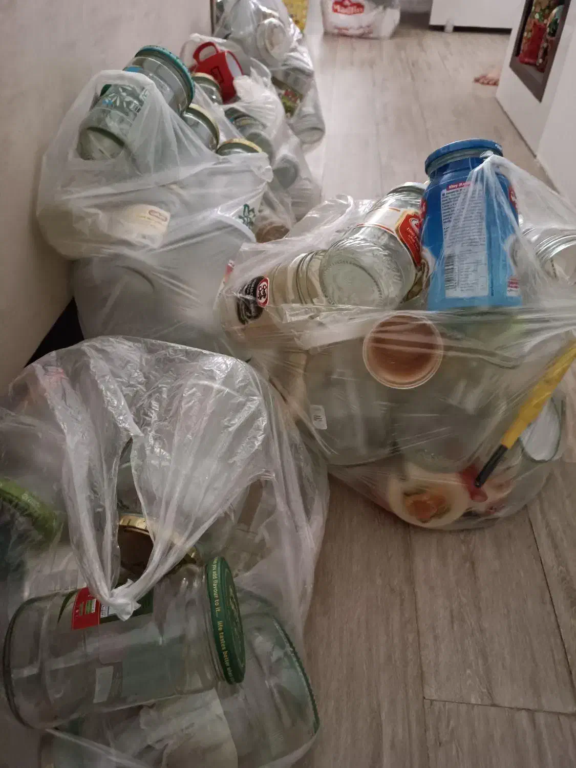 فروش شیشه خالی تمیز|ظروف نگهدارنده، پلاستیکی، یک‌بارمصرف|بوشهر, |دیوار