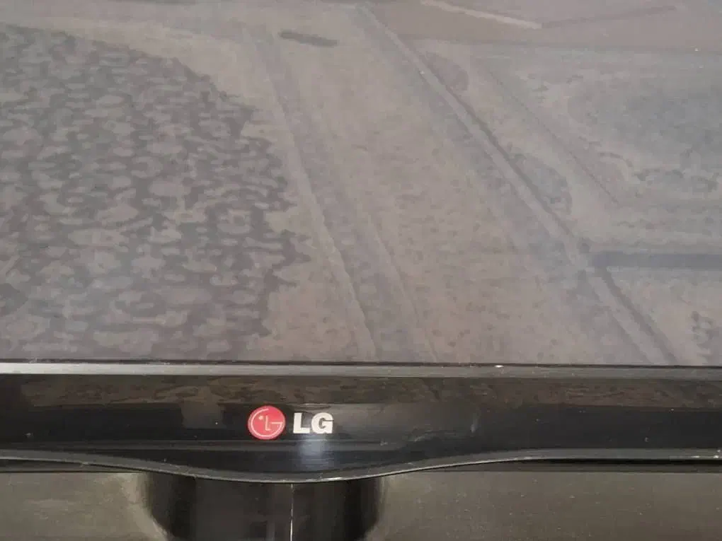 تلوزیون ۴۲ اینچ ال جی|تلویزیون و پروژکتور|زابل, |دیوار