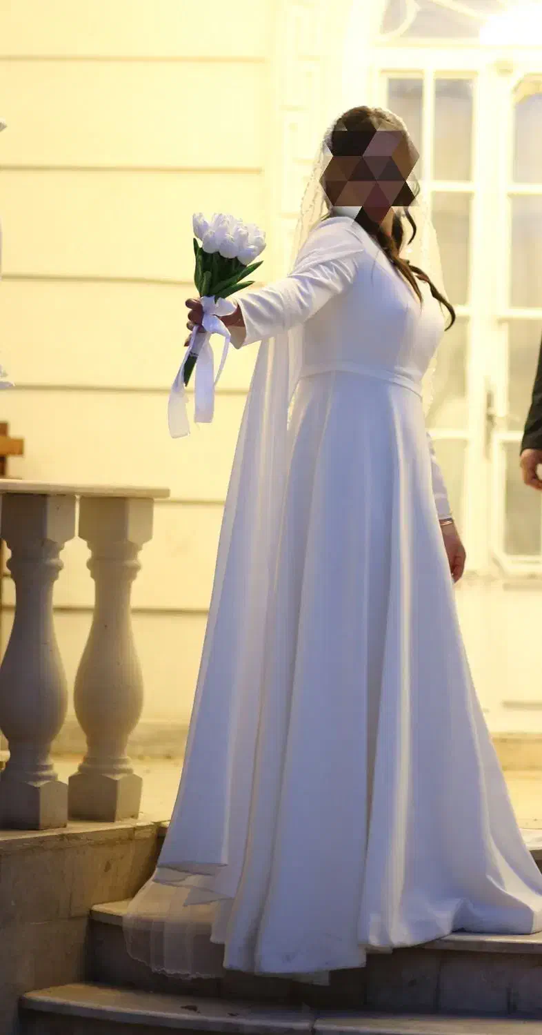 پیراهن سفید|لباس|فولادشهر, مسکن مهر فولادشهر|دیوار