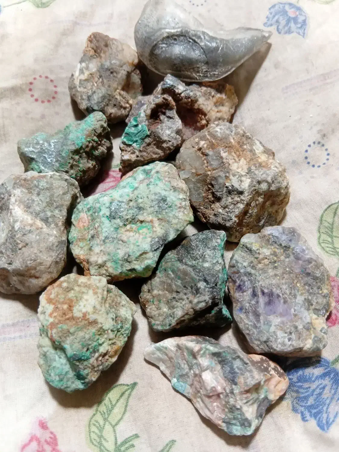 سنگ|جواهرات|شاهینشهر, گزبرخوار|دیوار