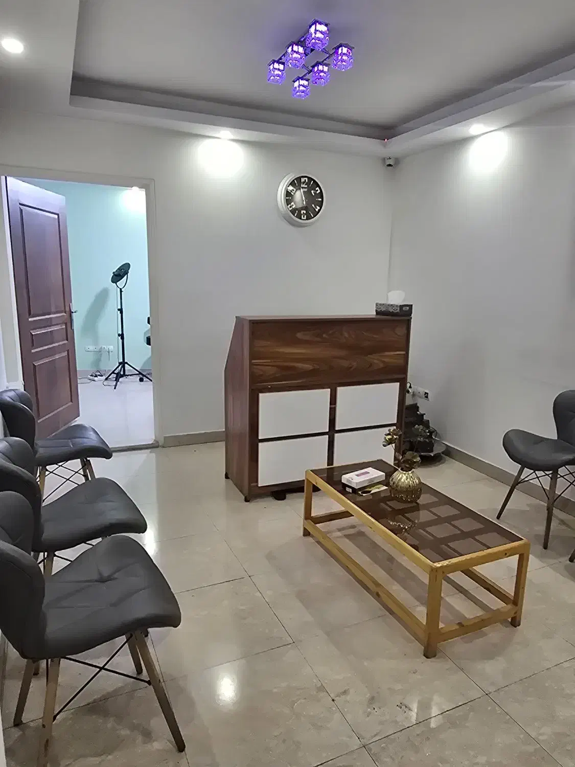 اجاره اتاق داخل مطب فعال در فلکه دوم تهرانپارس|اجارهٔ دفتر کار، اتاق اداری، مطب|تهران, تهرانپارس غربی|دیوار