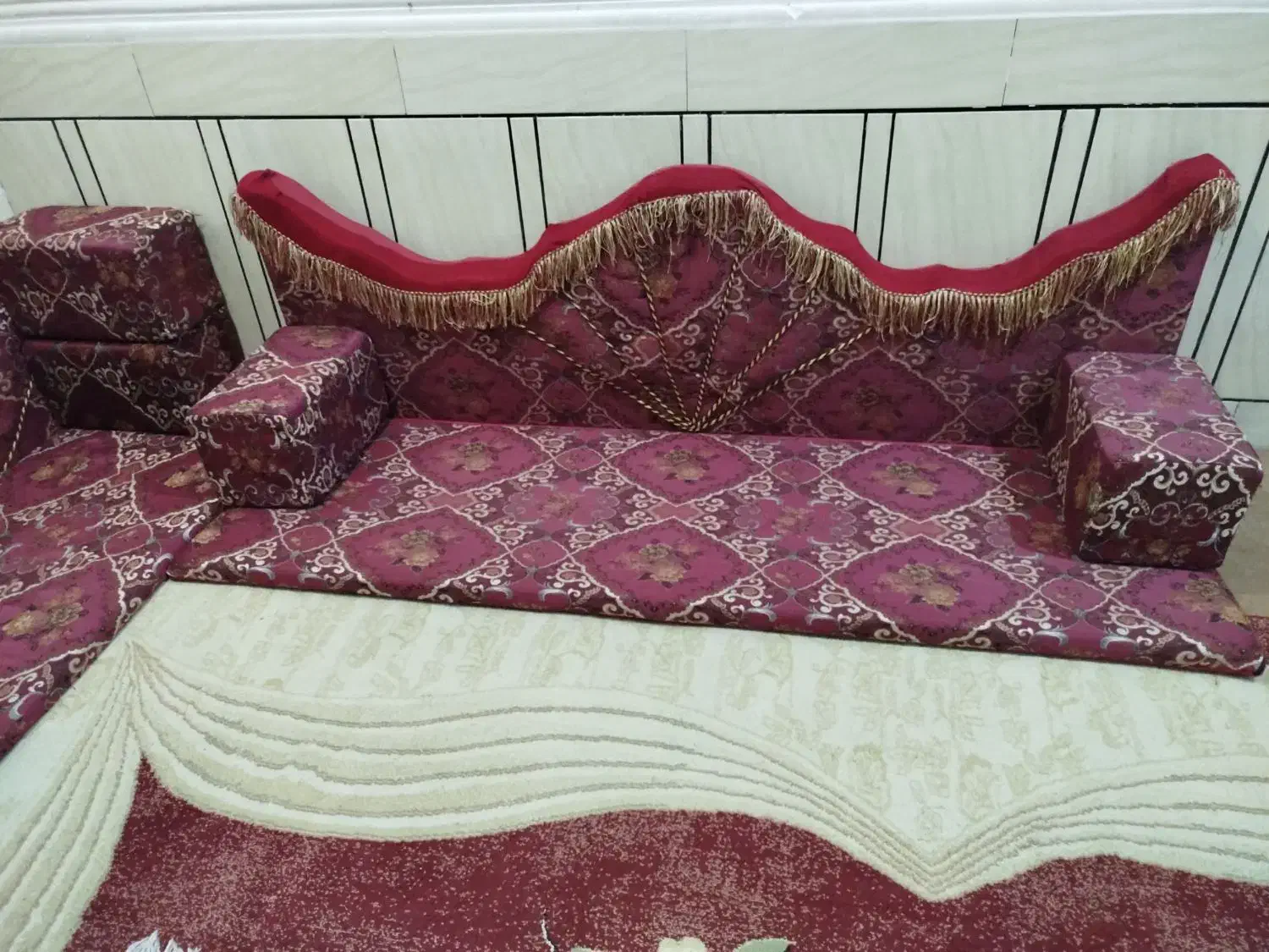 مبل زمینی|مبلمان خانگی و میز عسلی|باوی, |دیوار