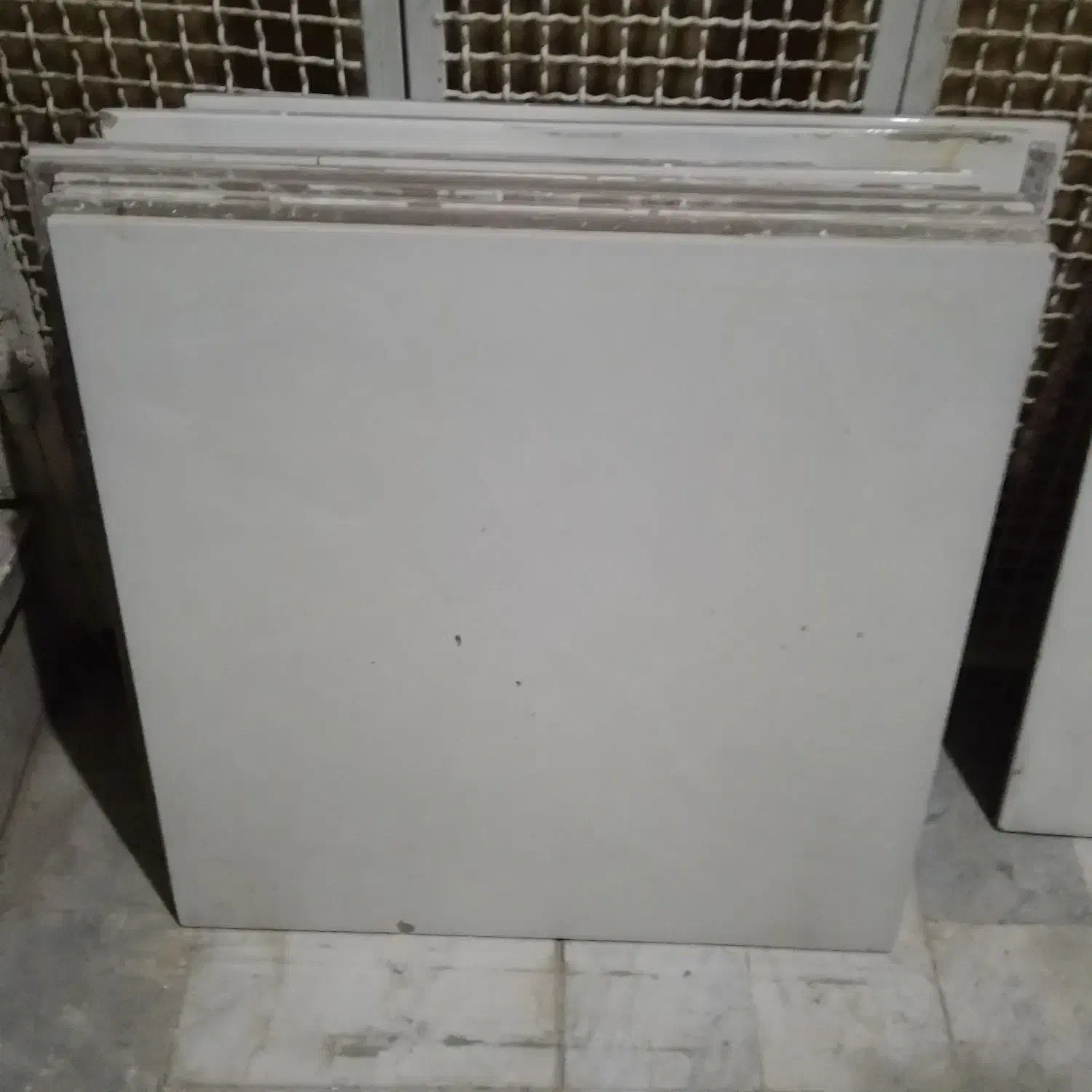 مقداری سرامیک ۶۰ در ۶۰|مصالح و تجهیزات ساختمان|اصفهان, ملکشهر|دیوار