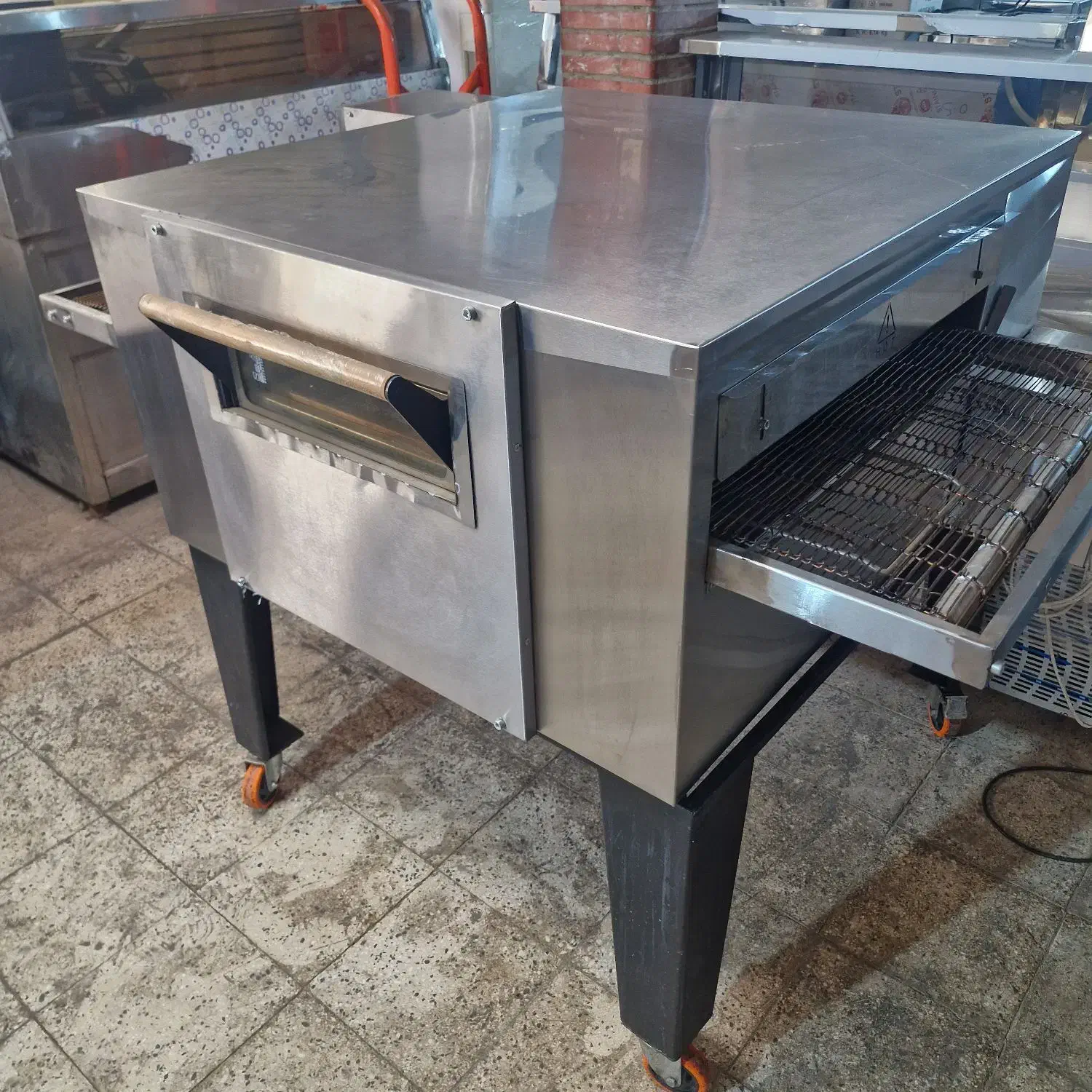 فر پیتزا ریلی دهنه ۷۰ واقعا نو|کافیشاپ و رستوران|تهران, تهرانپارس غربی|دیوار