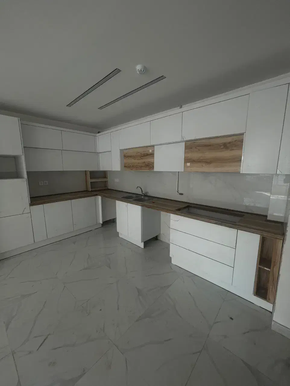 اپارتمان ۱۰۰متری سرگل|اجارهٔ آپارتمان|رشت, معلم|دیوار