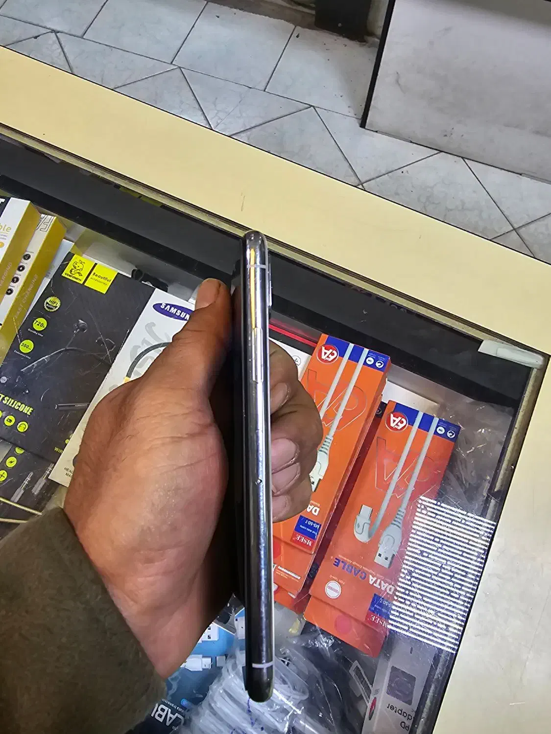 آیفن ایکس ،،حافظه ۶۴ باتری ۸۱|موبایل|تویسرکان, |دیوار