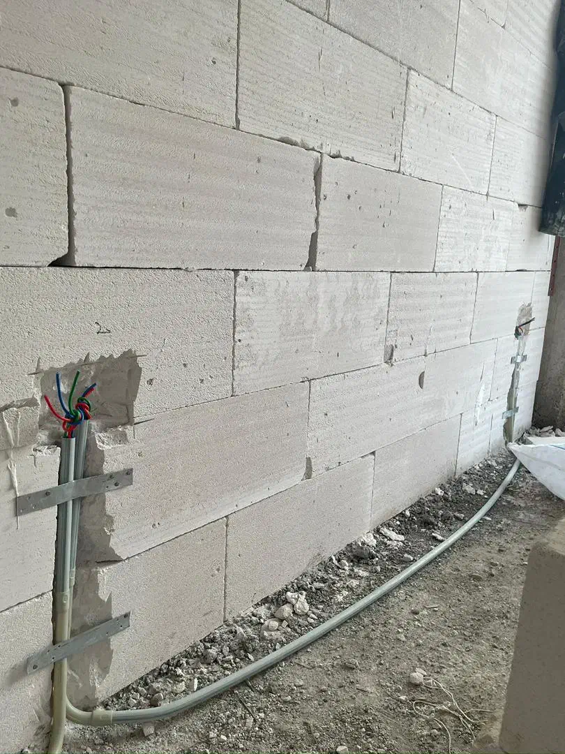 برقکاری ساختمان،نصب لاین نوری و سقف کاذبpvc و تایل|خدمات پیشه و مهارت|رشت, استقامت ۱|دیوار