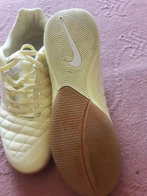 کفش فوتسال|تجهیزات ورزشی|ساوه, |دیوار