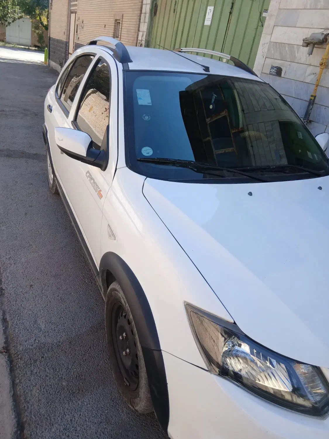 کوئیک سفید اس|خودرو سواری و وانت|لنجان, |دیوار