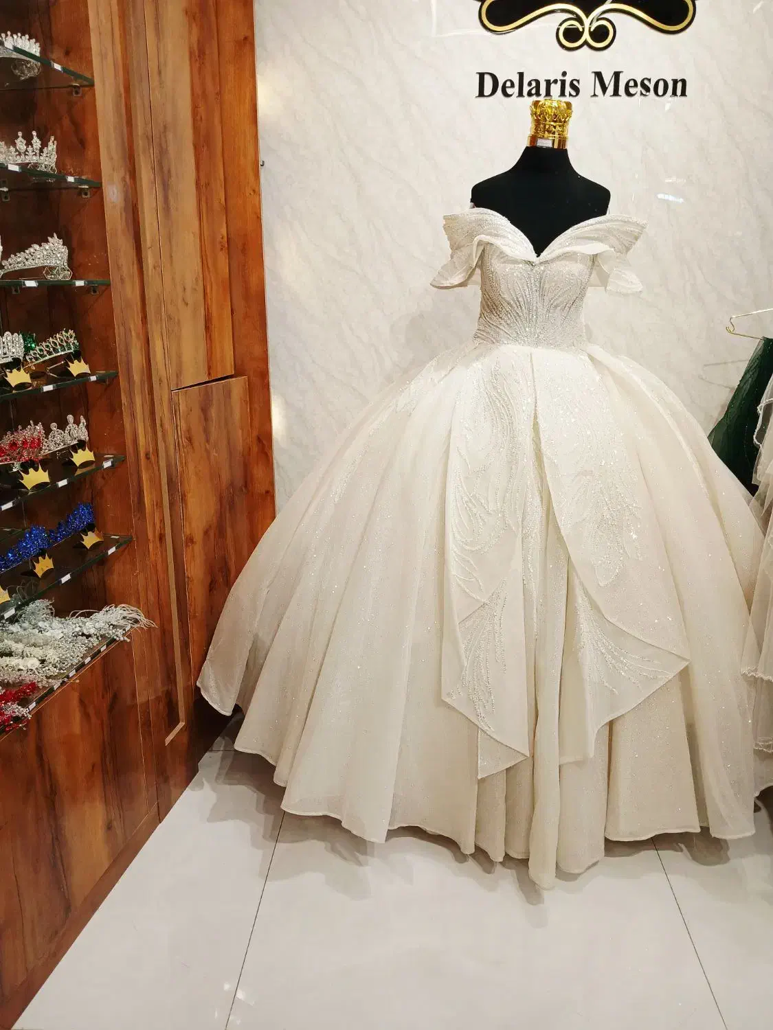 فرش لباس عروس زیر دو میلیون|لباس|اردبیل, |دیوار