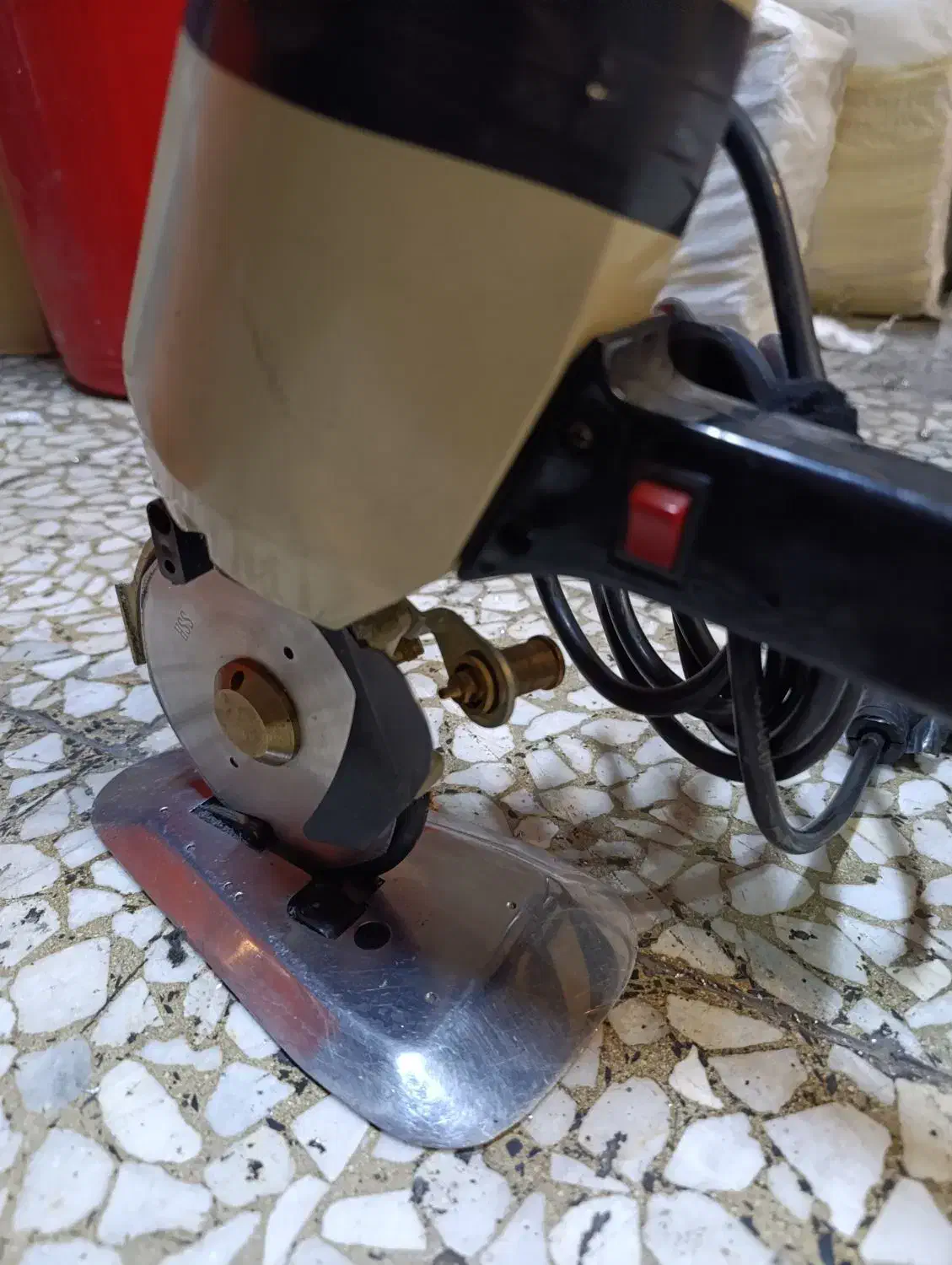 قیچی برقی|لوازم خیاطی و بافتنی|نسیمشهر, |دیوار