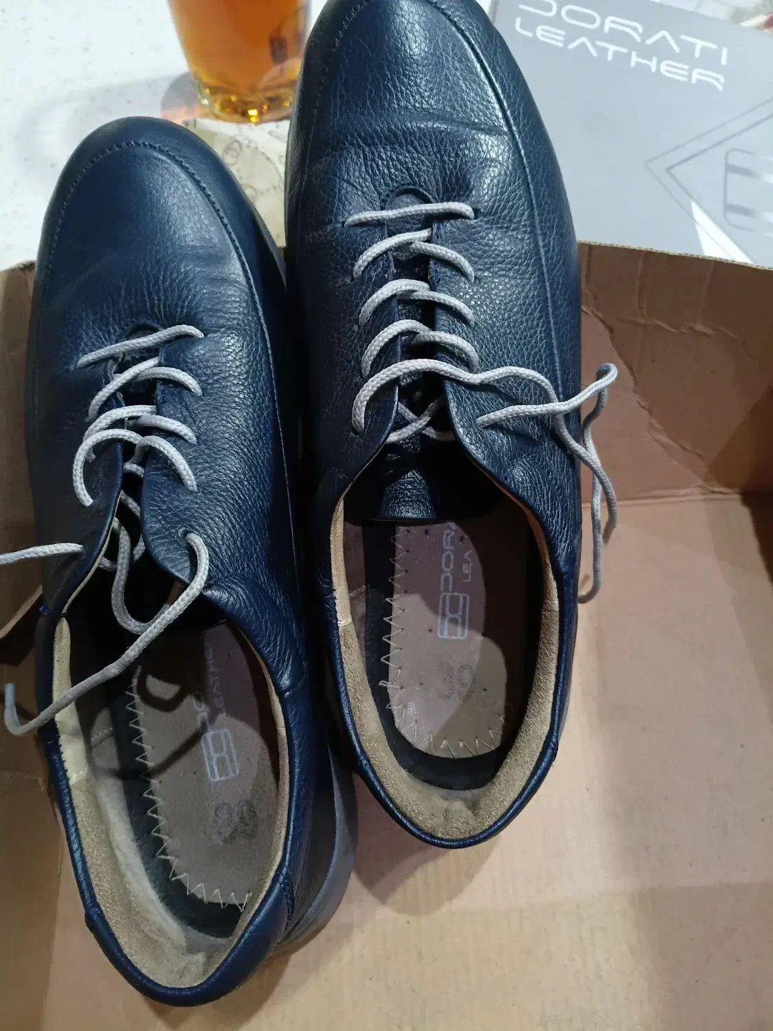 کفش|کیف، کفش، کمربند|کرج, باغستان|دیوار