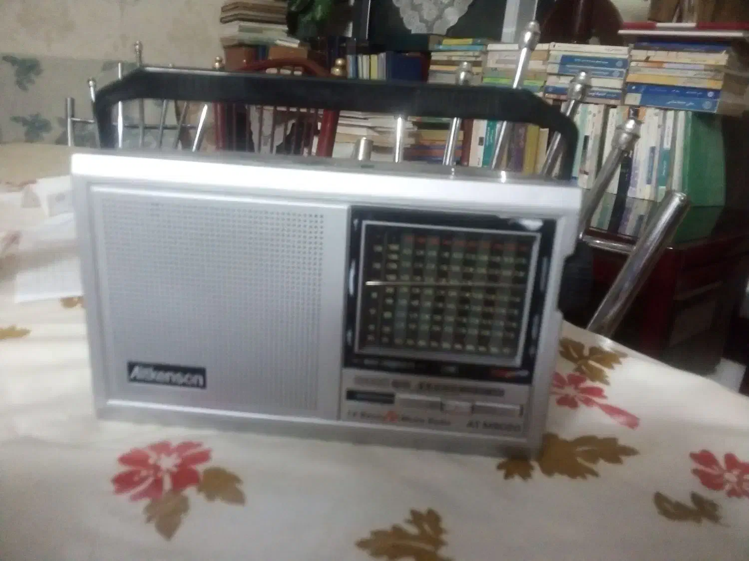 رادیو‌کره‌ای‌درجه‌یک|کلکسیون اشیاء عتیقه|مشهد, سمزقند|دیوار