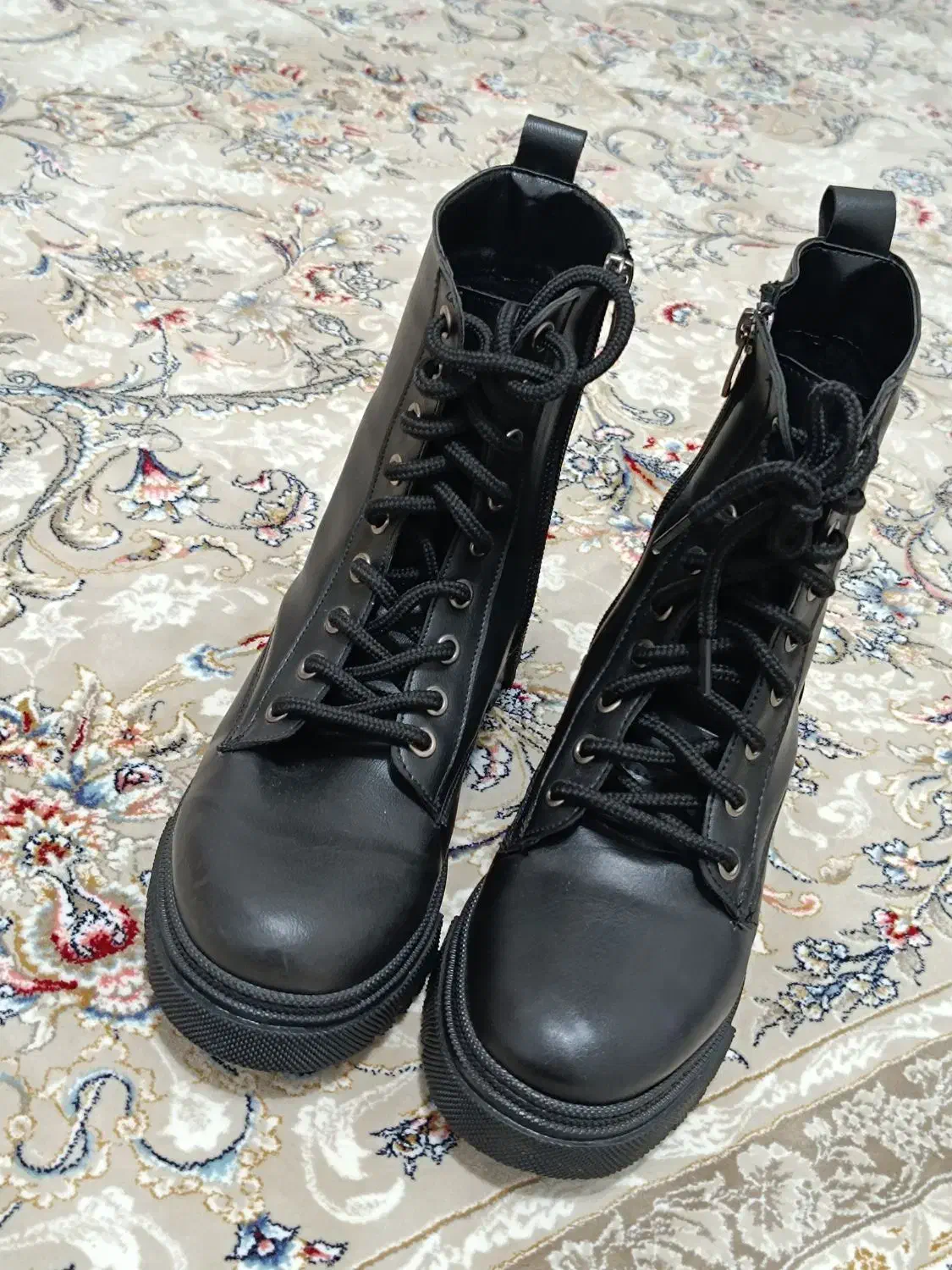 پوتین|کیف، کفش، کمربند|بوکان, |دیوار