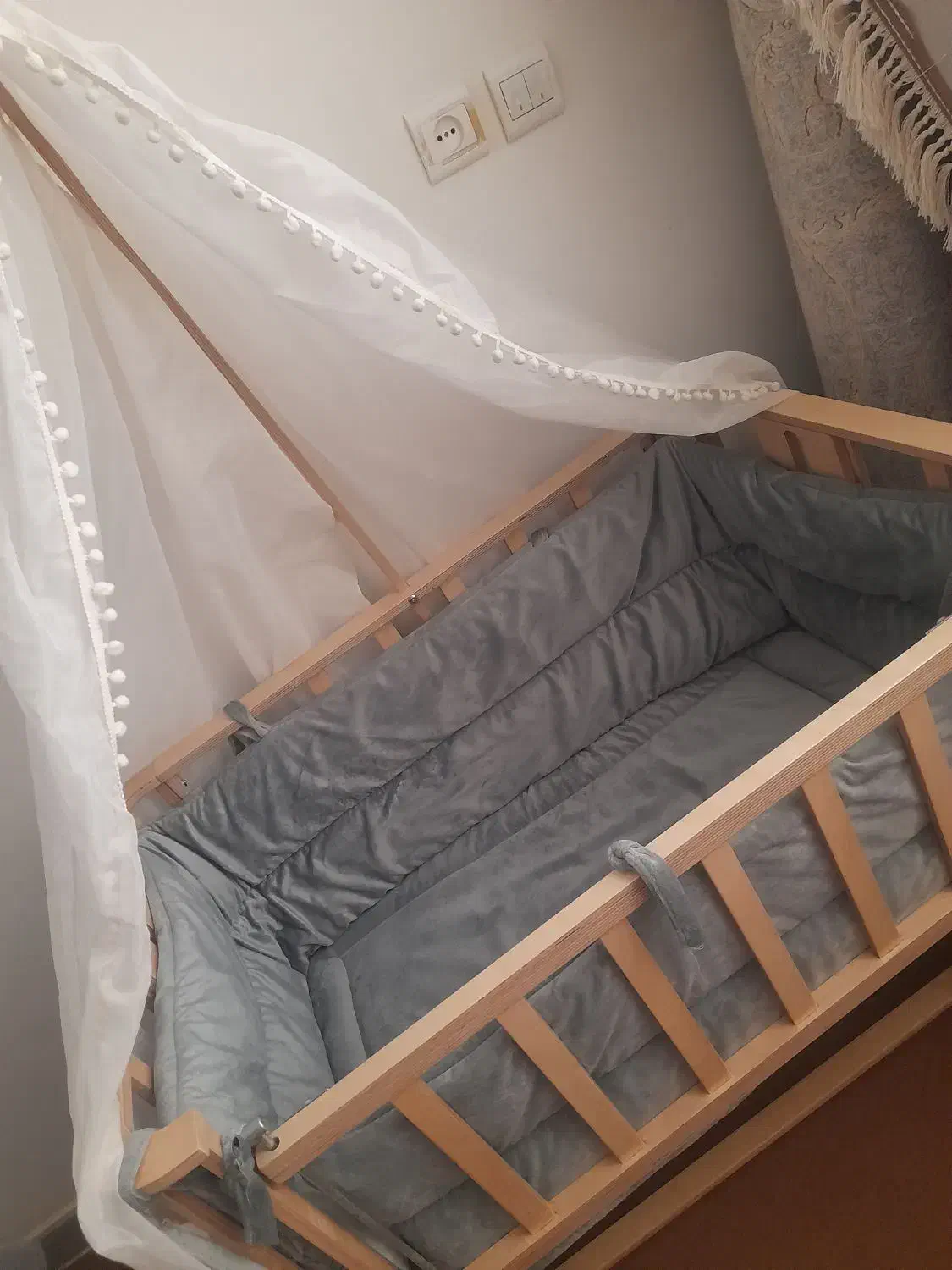 تخت کنارمادروثابت|تخت و صندلی بچه|قم, نیروگاه|دیوار