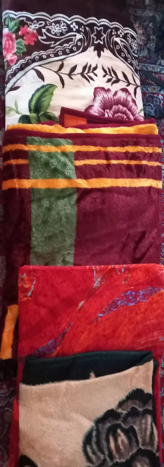 پتو وپشتی|رختخواب، بالش، پتو|بروجرد, |دیوار