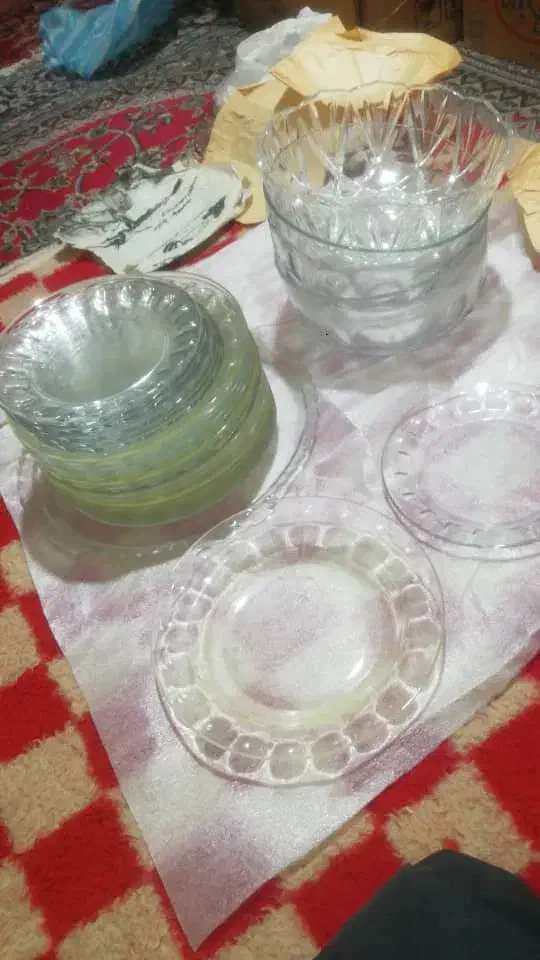 تعدادی ظروف چینی و میلامین|ظروف سرو و پذیرایی|شیراز, فرگاز|دیوار