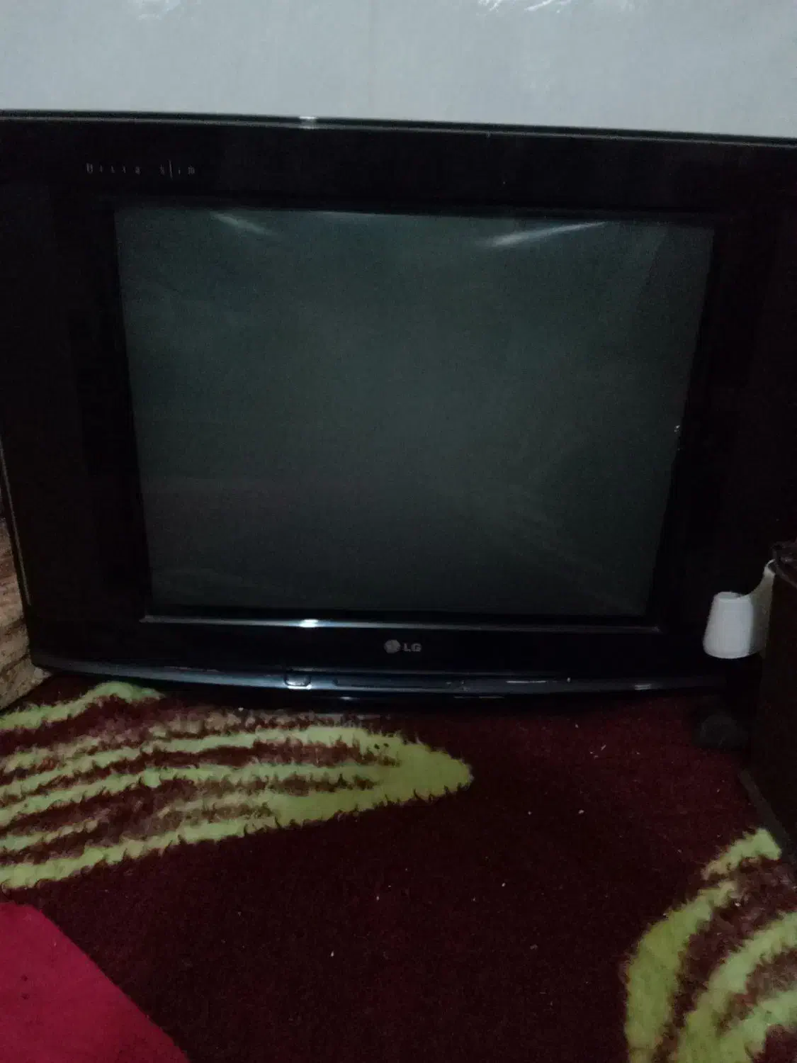 تلویزیون ۲۱ اینچ ال جی|تلویزیون و پروژکتور|اراک, |دیوار